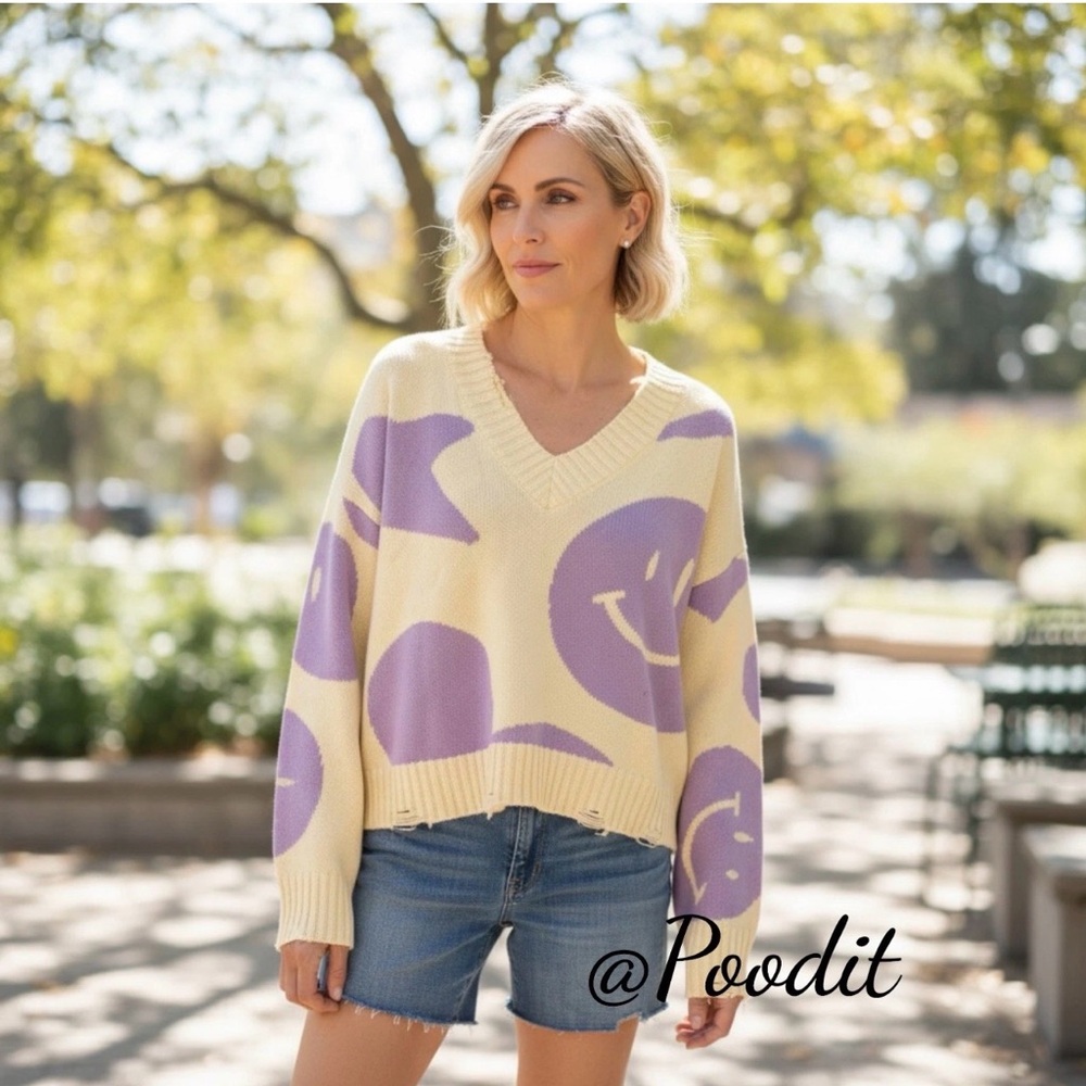BAILEY ROSE yellow purple smiley face distressed v neck sweater size SMALL